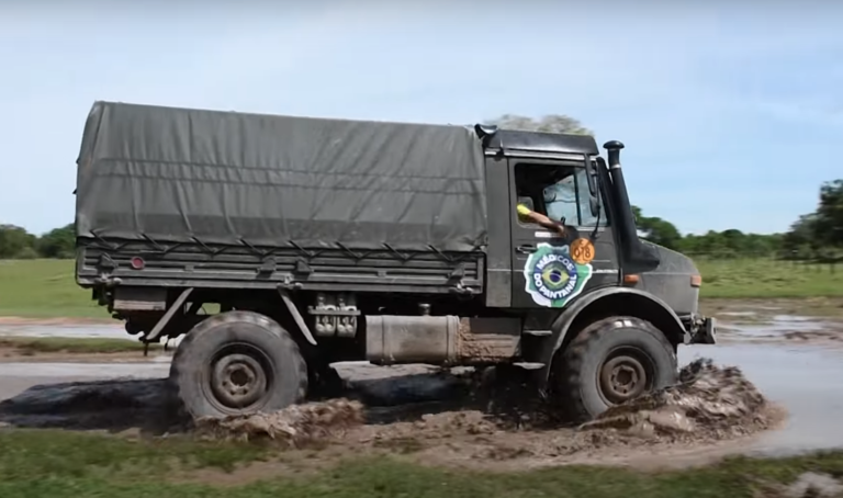 Pantanal extremo de Unimog