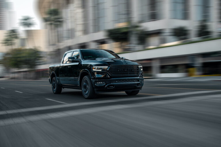 Ram 1500 Limited desembarca no Brasil em duas versões