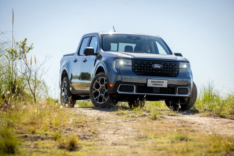Ford Maverick Hybrid 2025 chega mais completa e encara concorrência